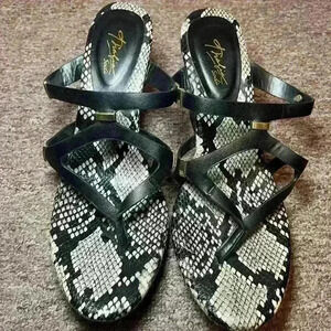 Thalia Slip On Sandles Size 10M Black Leather/ NWOB